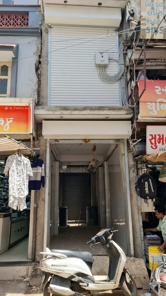 Prime 2-Storey Commercial Shop for Sale Opposite Darbargadh | Bhavnagar Main Market property in Bhavnagar