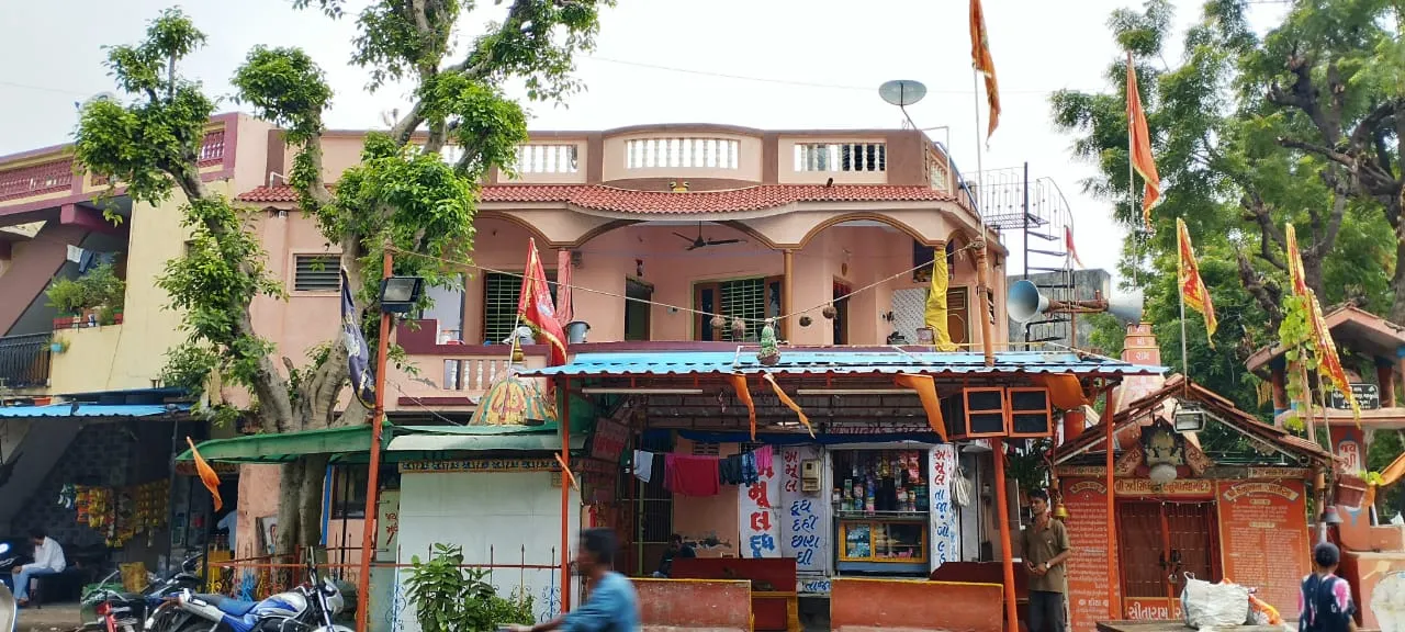 Commercial Parlor / Shop Space (12x18 Sq. Ft.) for Sale at Bapunagar, Ahmedabad property in Ahmedabad