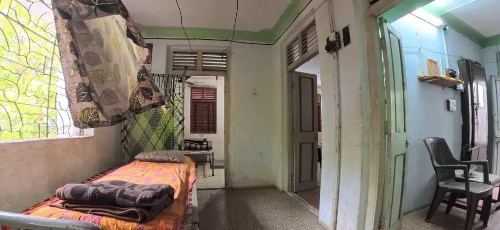 Spacious 5 BHK Heritage Type Bungalow for Rent at Krishna Nagar, Dairy Road, Bhavnagar