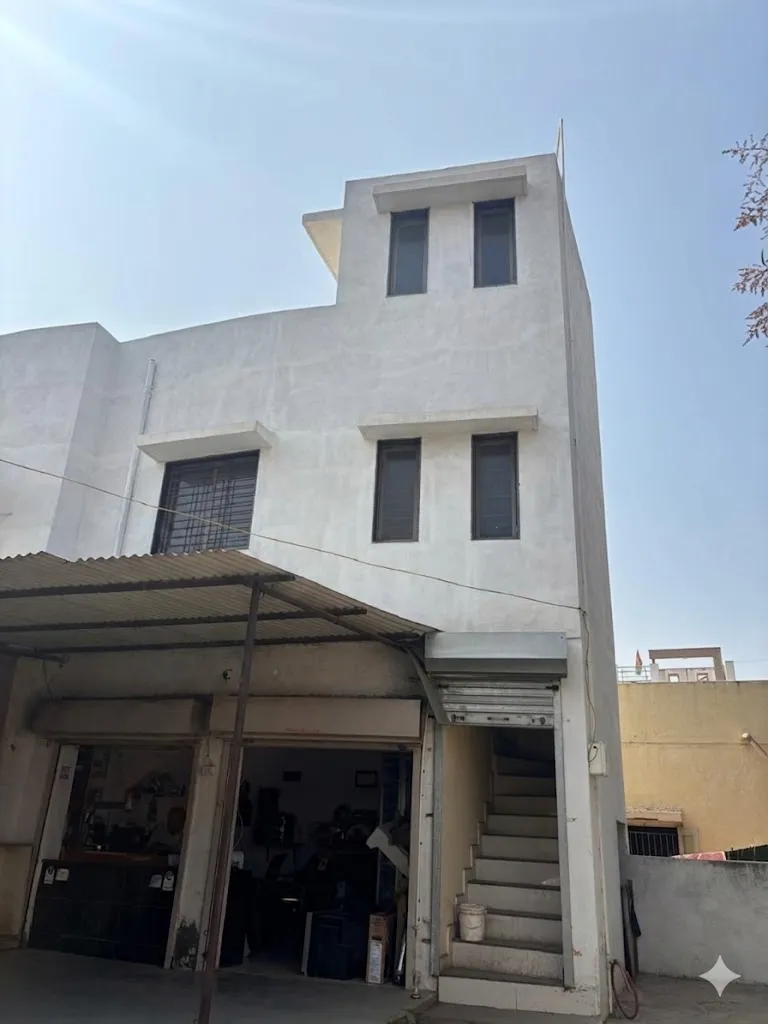 Commercial 600 Sq. Ft. small hall for rent behind Shivnagar, near Mangalam Hall Road, Bhavnagar. Perfect for small businesses, offices, or clinics.